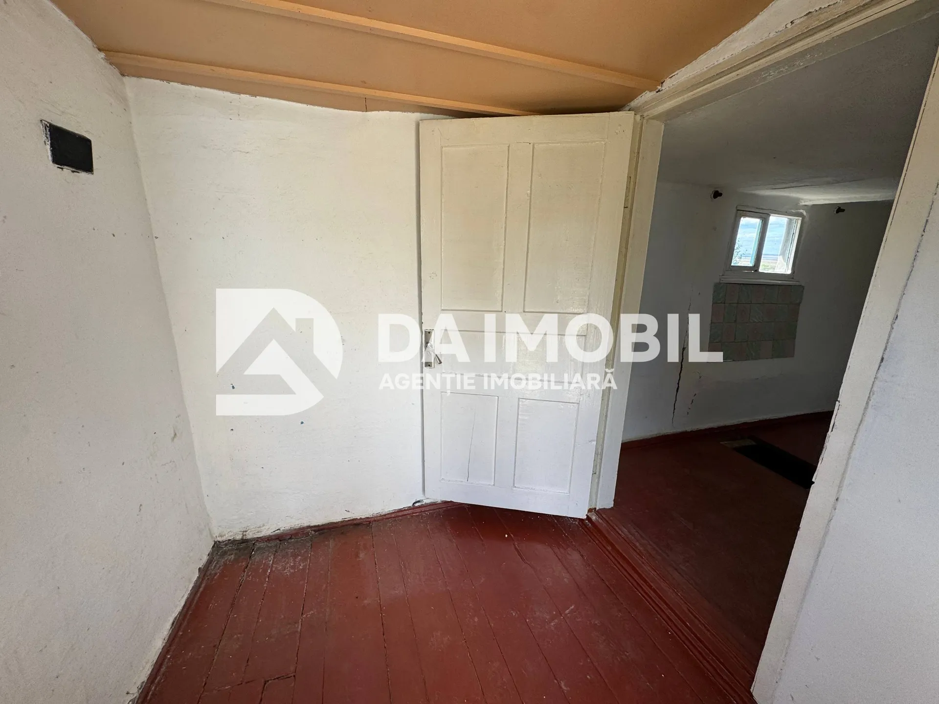 Se vinde apartament la parter \ zona Parcului