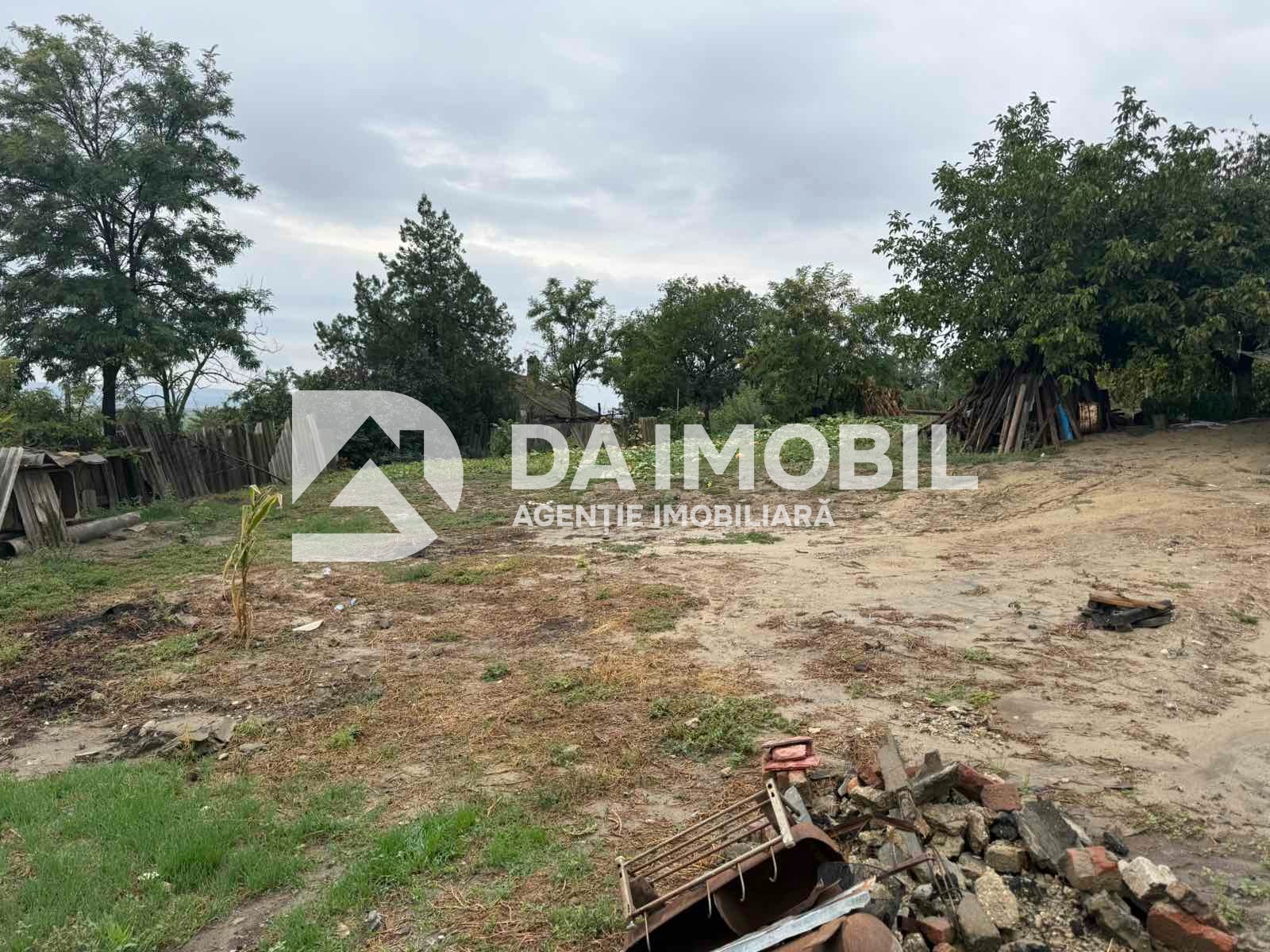 Se vinde teren pentru construcții | cartierul Roșu
