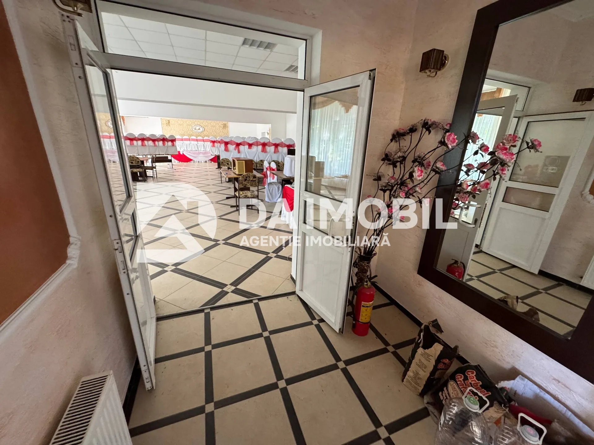Se închiriază spațiu comercial / zona Vinzavod — 8