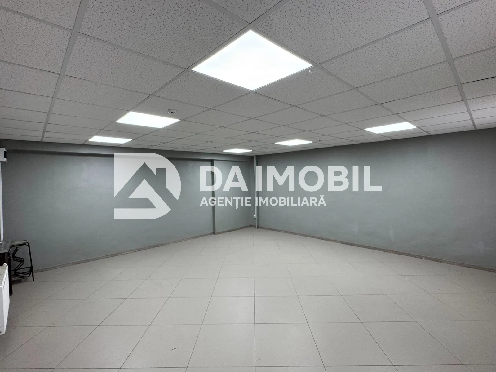Se vinde spațiu comercial \ cartierul Lipovanka